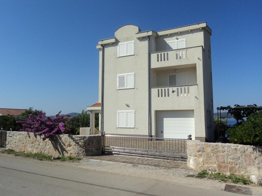 Apartments Delfini Свети-Филип-и-Яков Экстерьер фото